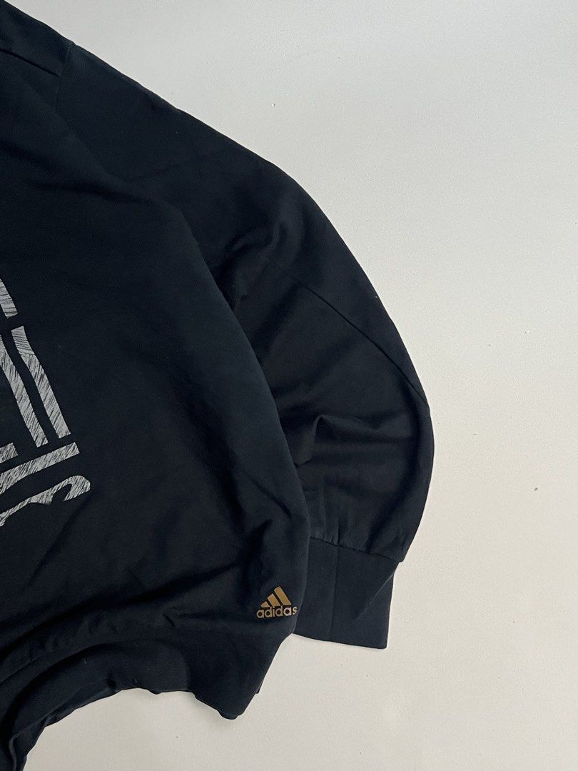 Adidas graphic sweatshirt (Category: Coats, Jackets and Outerwear) located in Manila. Submitted by tripnimichael (Listing ID 1462648319, Image 3). Description: Details: 22x27-Large fit Color rate-9/10 Condition-9/10 Issue-None .