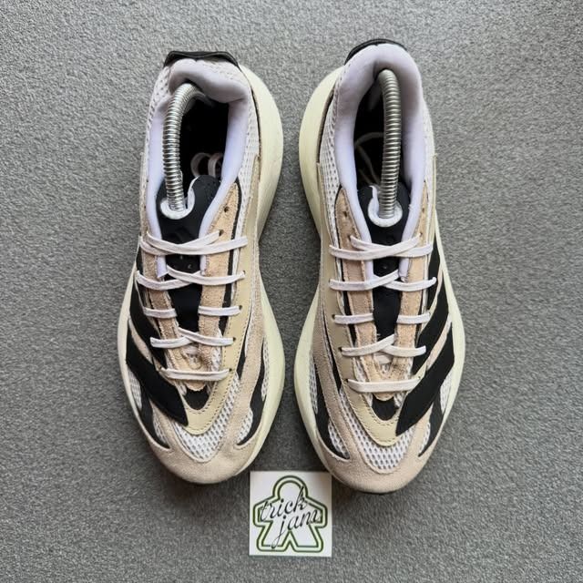ADIDAS LIGHTBLAZE ALUMINA CORE BLACK (Category: Sneakers) located in Cagayan de Oro. Submitted by huntbytrickjam.v2 (Listing ID 1462565935, Image 2). Description: AD-DAS LIGHTBLAZE ALUMINA CORE BLACK US 7.5 / EURO 40.5 / CM 25.5 EXCELLENT Pair Only Sign of Usage M - 1999.