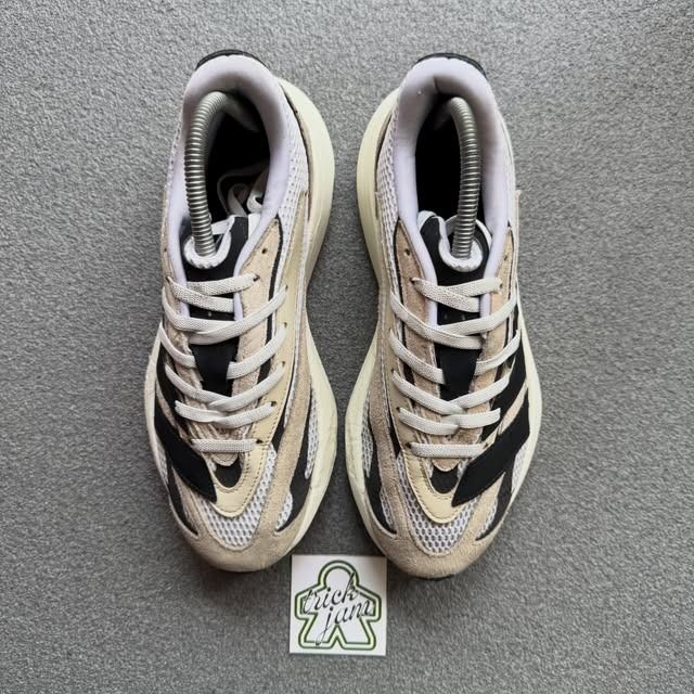 ADIDAS LIGHTBLAZE ALUMINA CORE BLACK (Category: Sneakers) located in Cagayan de Oro. Submitted by huntbytrickjam.v2 (Listing ID 1462578033, Image 2). Description: AD-DAS LIGHTBLAZE ALUMINA CORE BLACK US 7.5 / EURO 40.5 / CM 25.5 VERY GOOD Pair Only Scratches M - 1499.