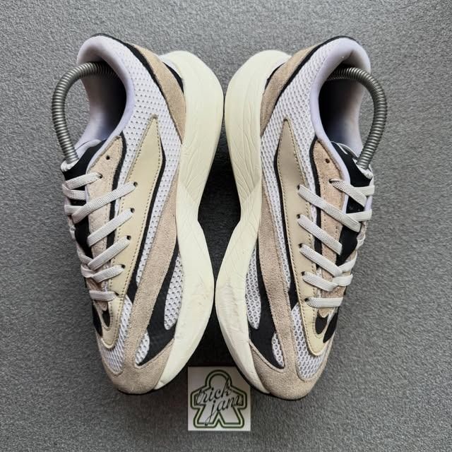 ADIDAS LIGHTBLAZE ALUMINA CORE BLACK (Category: Sneakers) located in Cagayan de Oro. Submitted by huntbytrickjam.v2 (Listing ID 1462578033, Image 3). Description: AD-DAS LIGHTBLAZE ALUMINA CORE BLACK US 7.5 / EURO 40.5 / CM 25.5 VERY GOOD Pair Only Scratches M - 1499.