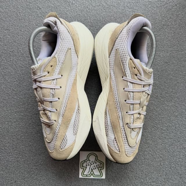 ADIDAS LIGHTBLAZE CRYSTAL OFF WHITE (Category: Sneakers) located in Cagayan de Oro. Submitted by huntbytrickjam.v2 (Listing ID 1462566467, Image 3). Description: AD-DAS LIGHTBLAZE CRYSTAL OFF WHITE US 7 / EURO 40 / CM 25 VERY GOOD Pair Only Scratches M - 1499.