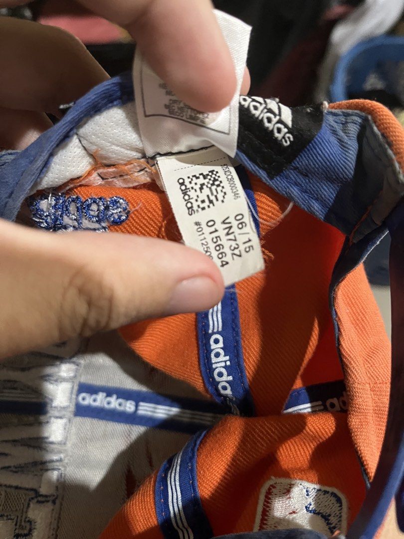 Adidas NBA New York Knicks Snapback Cap (Category: Caps & Hats) located in Baguio. Submitted by nifty.grails (Listing ID 1462458426, Image 3). Description: - Embroidered Designs Issues: - Heavy Wear - Fading and Discoloration - Bawal sa Maselan .