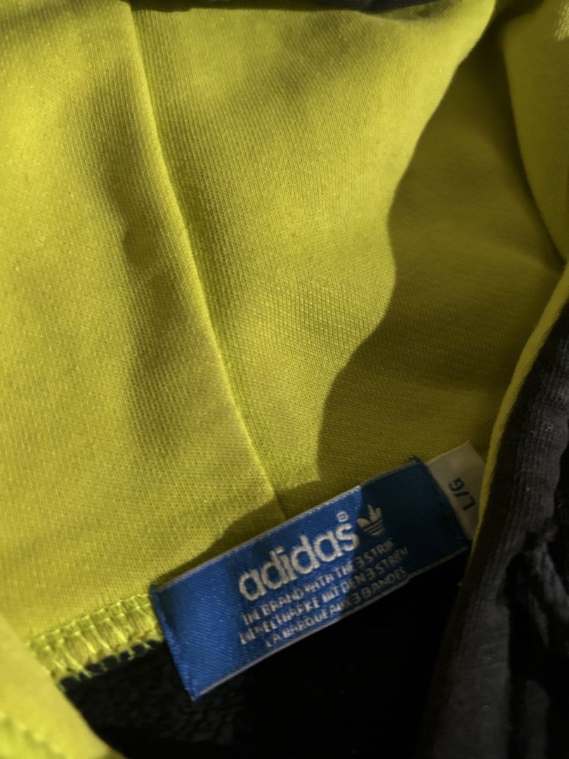 Adidas pullover hoodie (Category: Hoodies) located in Asingan. Submitted by kulot-thrift (Listing ID 1462568027, Image 3). Description: .