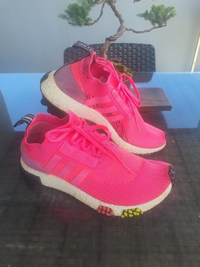 Adidas racer running shoes (Category: Casual Shoes) located in Quezon City. Submitted by jt.pangan (Listing ID 1462679340, Image 2). Description: Fs: ADIDAS PRIMEKNIT RACER SHOES Size: Men US 8 (pde s women size 9.5-10) Preloved so manage expectation since its used Rfs: decluttering What you see what ypu get Actual photo posted Loc: bagong pag-asa QC.
