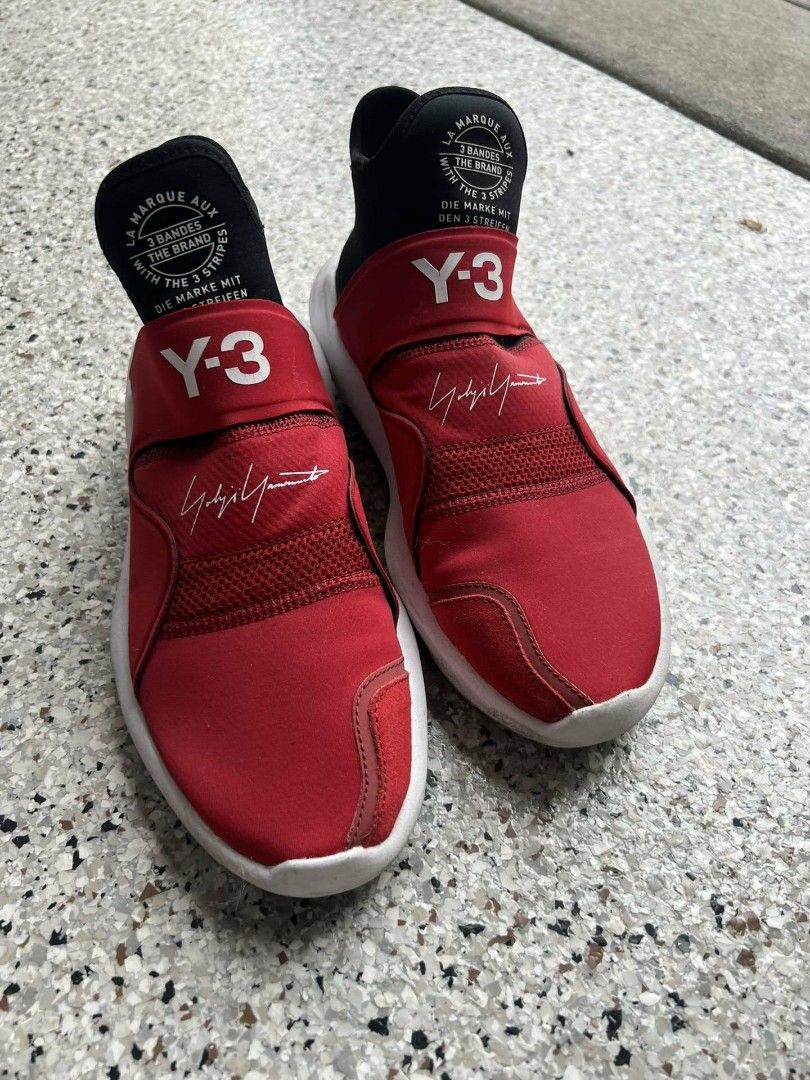 Adidas Y3 Suberou (Category: Sneakers) located in Paranaque City. Submitted by calm_youngstore7 (Listing ID 1462549010, Image 3). Description: Bold red-and-black Adidas Y-3 Suberou "Chili Pepper" sneakers, highlighted by a distinctive wide forefoot strap and a crisp white midsole. adidas Y-3 Suberou in the "Chili Pepper" Red colorway Designed as part of the ongoing collaboration between adidas and legendary Japanese fashion designer Yohji Yamamot