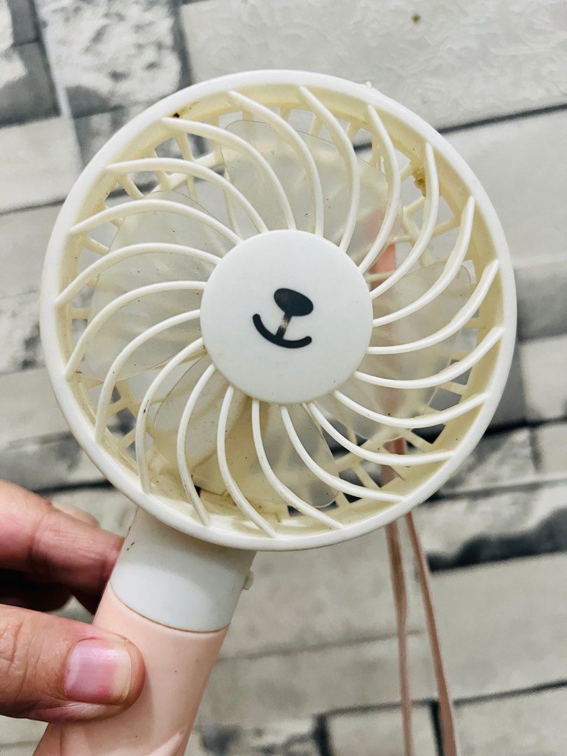 Affordable portable handheld fan 😍👌🏻 (Category: Fans) located in Malolos. Submitted by afford.japan (Listing ID 1462655935, Image 2). Description: .