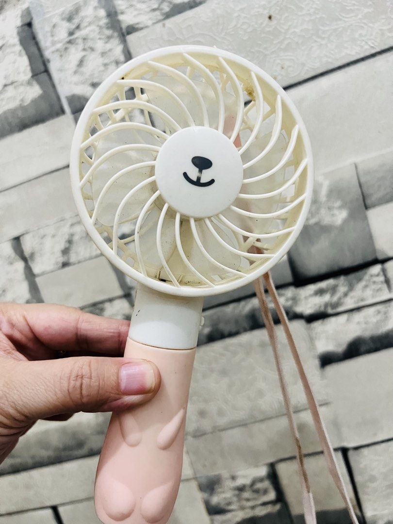 Affordable portable handheld fan 😍👌🏻 (Category: Fans) located in Malolos. Submitted by afford.japan (Listing ID 1462655935, Image 3). Description: .