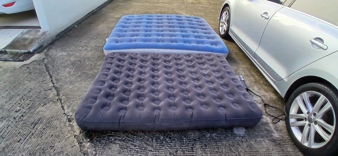 Airbed with pump (Category: Sofas) located in Marikina City. Submitted by darthvader888 (Listing ID 1462452764, Image 1). Description: with built in pump 110 volts with 2 patches no more air leaks as is double size 300 only!.