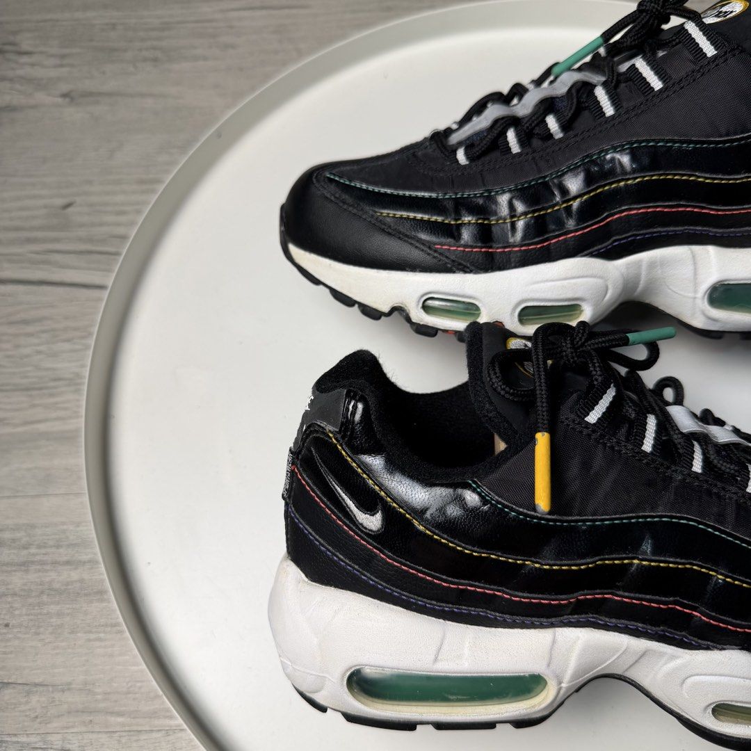 Airmax Windbreaker (Category: Sneakers) located in Manila. Submitted by wornagainstudios2 (Listing ID 1462638308, Image 2). Description: .