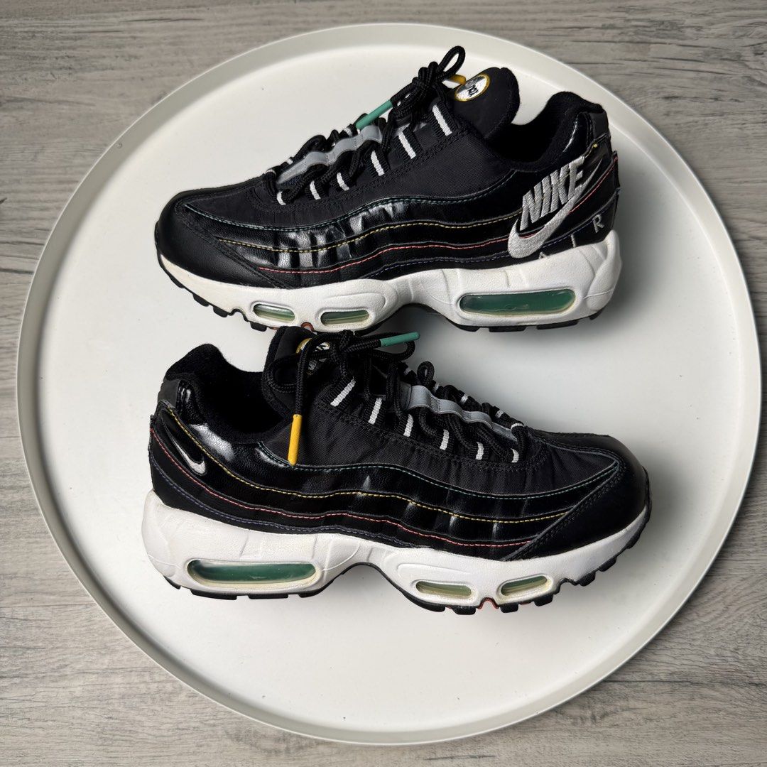 Airmax Windbreaker (Category: Sneakers) located in Manila. Submitted by wornagainstudios2 (Listing ID 1462638308, Image 1). Description: .