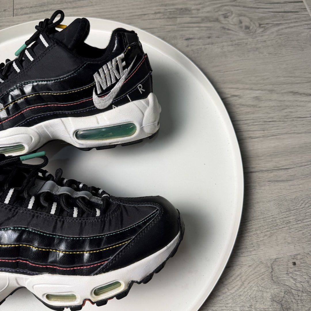Airmax Windbreaker (Category: Sneakers) located in Manila. Submitted by wornagainstudios2 (Listing ID 1462638308, Image 3). Description: .