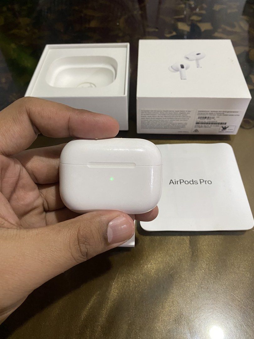 Airpod PRO 2 USB C - CHARGING CASE ONLY! (Category: Earphones) located in Manila. Submitted by deyb. (Listing ID 1462524619, Image 3). Description: Airpods PRO 2 USB C CHARGING CASE ONLY! - Pass for low baller -Negotiable slightly Take note: For original Airpods only! For those user who lost there right pod & defect pod. Open for meet up around Metro Manila for Outside Metro Manila we can ship thru LBC - COP(Cash on Pick-up)..