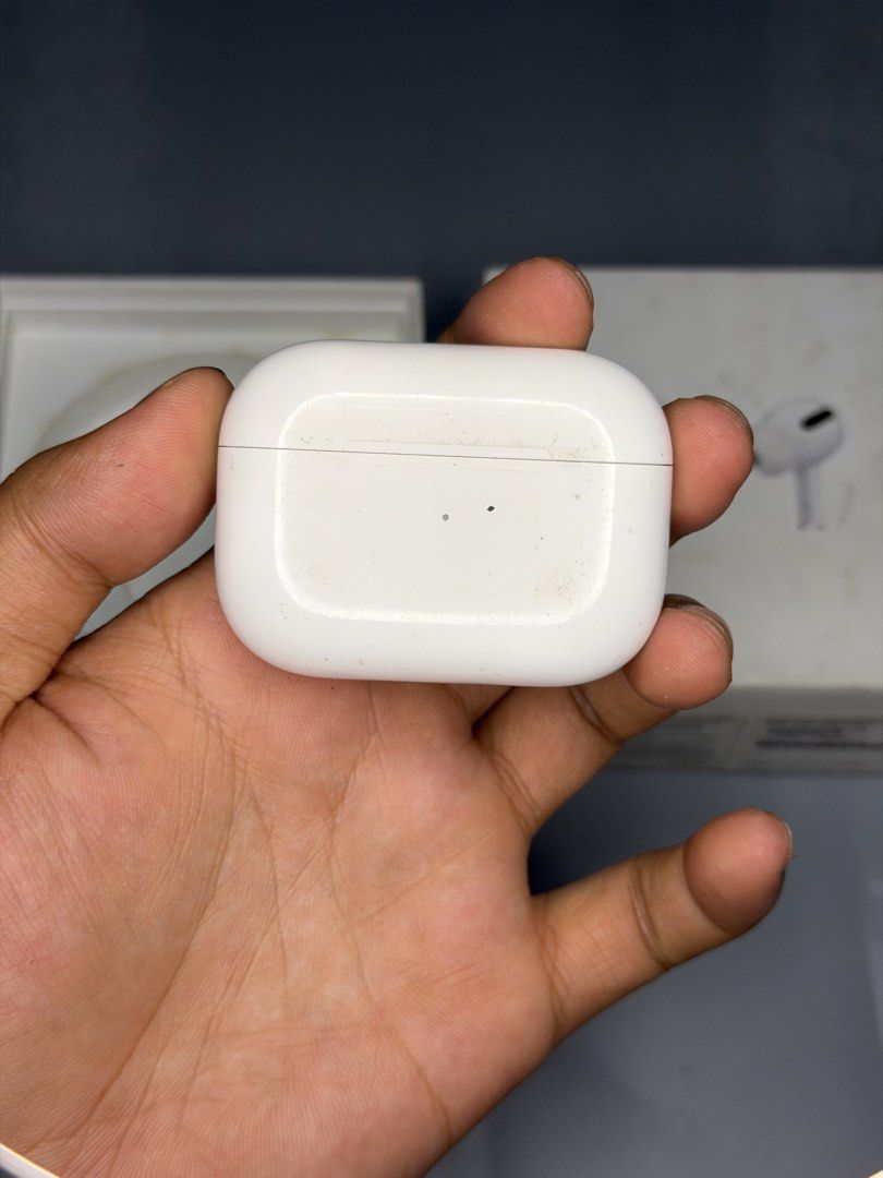 Airpods PRO 1ST GEN - CHARGING CASE ONLY! ( FIXED PRICE ) (Category: Earphones) located in Manila. Submitted by deyb. (Listing ID 1462649875, Image 3). Description: Airpods PRO 1ST GEN CHARGING CASE ONLY! ( FIXED PRICE ) PASS SA BELOW PRICE OFFER TAKE NOTE - FOR ORIGINAL ONLY! QC LOCATION.
