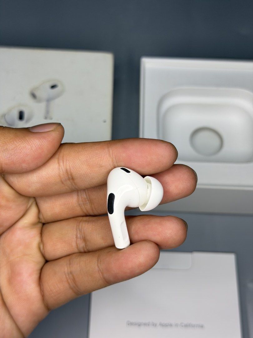 Airpods PRO 2 USB-C - RIGHT POD ONLY! ( FIXED PRICE ) (Category: Earphones) located in Manila. Submitted by deyb. (Listing ID 1462650413, Image 3). Description: Airpods PRO 2 USB-C RIGHT POD ONLY! ( FIXED PRICE ) PASS SA BELOW PRICE POSTED TAKE NOTE - FOR ORIGINAL ONLY! QC LOCATION - ( OPEN FOR SHIPPING ) .