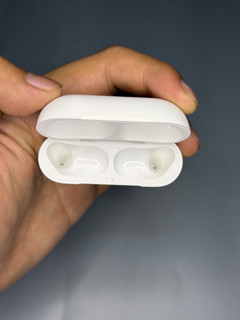 Airpods PRO 3 CHARGING CASE ONLY ( FIXED PRICE ) (Category: Earphones) located in Manila. Submitted by deyb. (Listing ID 1462651594, Image 2). Description: Airpods PRO 3 CHARGING CASE ONLY ( FIXED PRICE ) PASS SA BELOW PRICE POSTED TAKE NOTE : FOR ORIGINAL ONLY! QC LOCATION - ( OPEN FOR SHIPPING ) .