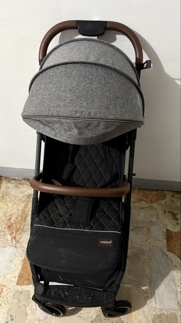 Akeeva Pollux Plus with Carseat (Category: Strollers) located in Manila. Submitted by mavonne (Listing ID 1462576486, Image 2). Description: With carseat. onting linis lang kasi natambak na .