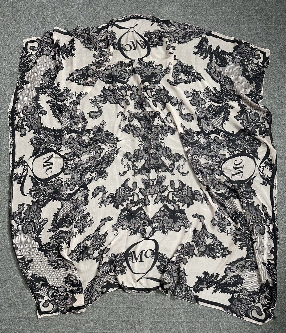 Alexander McQueen - 2010 Silk Floral Pattern Wrap/Scarf. (Category: Scarves) located in Manila. Submitted by scissor.2fifthy (Listing ID 1462590781, Image 1). Description: Alexander McQueen - 2010 Silk Floral Pattern Wrap/Scarf. Size: OS (see measurement) Made in Italy Material: 100% Silk 90/100 condition rate Used with care Flaw: Minor sign of usage only Very presentable Check all photos for more details and information Dimensions Length 48 Inch