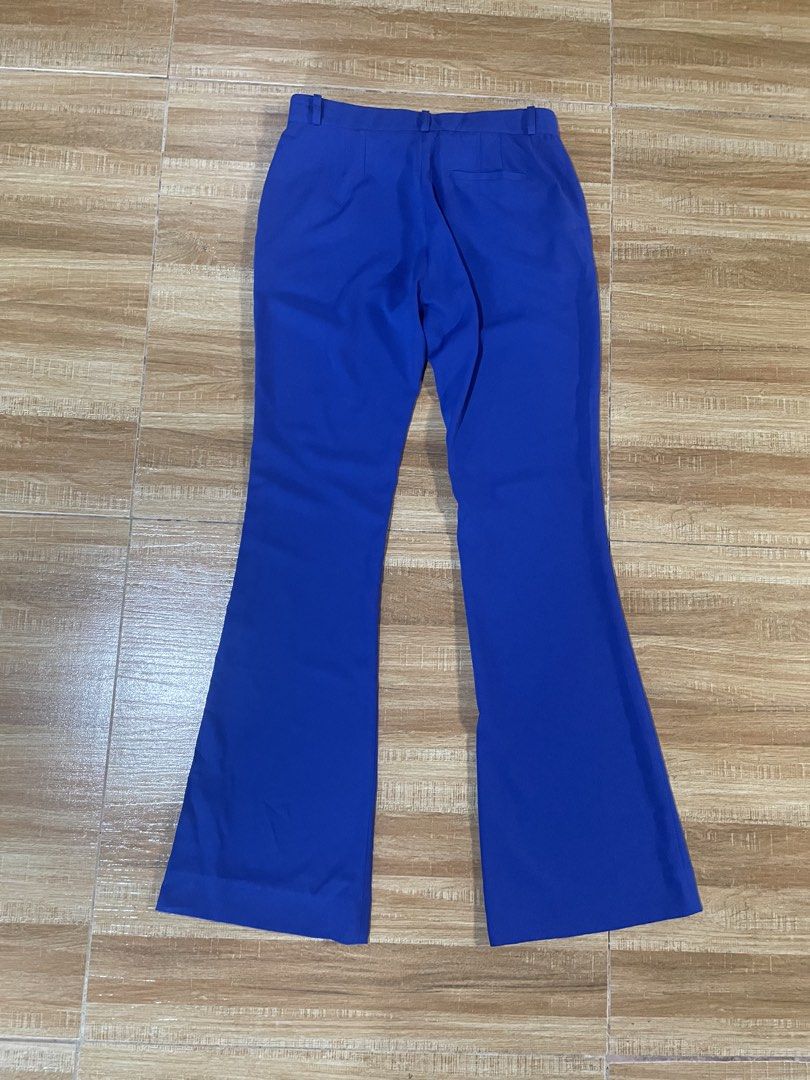 Alexander McQueen trouser (Category: Other Bottoms) located in Davao. Submitted by mj_designervintagecurator (Listing ID 1462501120, Image 3). Description: 📌In good condition non strechable 📌waist 28- hips 36- legs 17- length 39 inches.