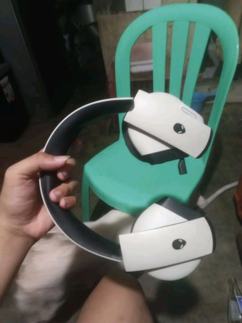 ALIENWARE HEADSET H2001 (Category: Headphones & Headsets) located in Quezon City. Submitted by drsjynam (Listing ID 1462568220, Image 2). Description: FS: ALIENWARE HEADSET H2001 WIRELESS BLUETOOTH HEADSET OR WIRED CONNECTION PWDE. MERON NA NAKAKABIT NA AW521BR RECEIVER FOR BLUETOOTH. ISSUE: Wala na syang wired cable kaya naka wireless Bluetooth receiver. may scratch and dents at yung earfoam nya bakbak (hndi mabaho) pero working. 1.5k fix PM. Qc