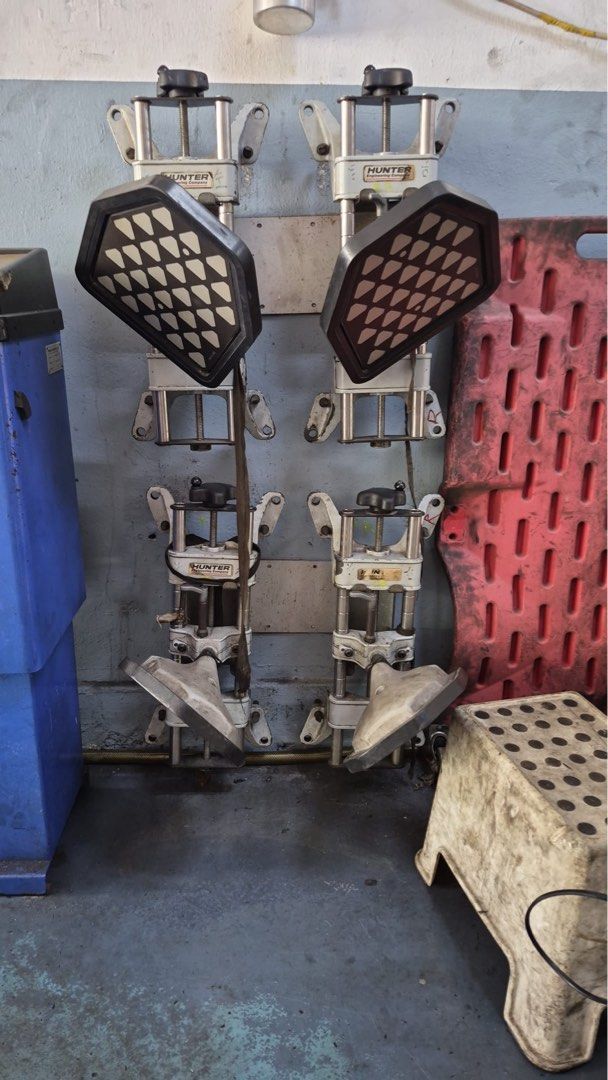Alignment Machine (Category: Tools & Equipment) located in Singapore. Submitted by onsiteservices (Listing ID 1462464442, Image 3). Description: - You need to arrange disassemble and delivery at your own costs - Entire machine is yours @$20.