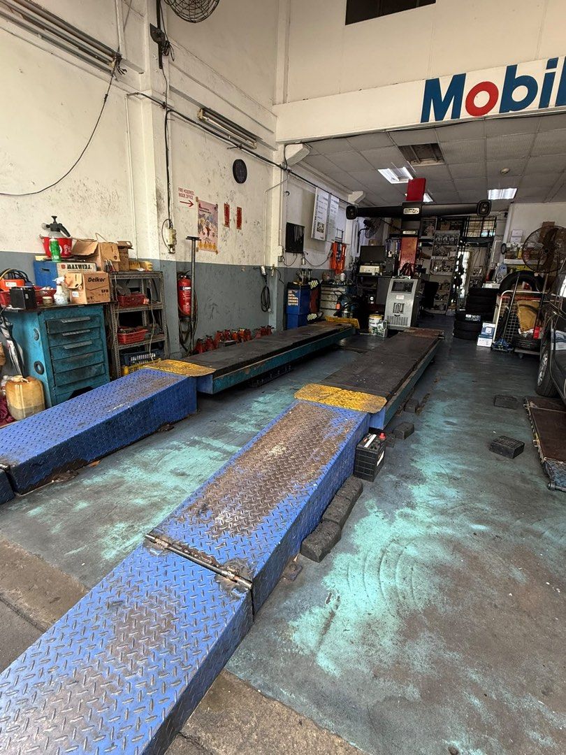 Alignment Machine (Category: Tools & Equipment) located in Singapore. Submitted by onsiteservices (Listing ID 1462464442, Image 1). Description: - You need to arrange disassemble and delivery at your own costs - Entire machine is yours @$20.