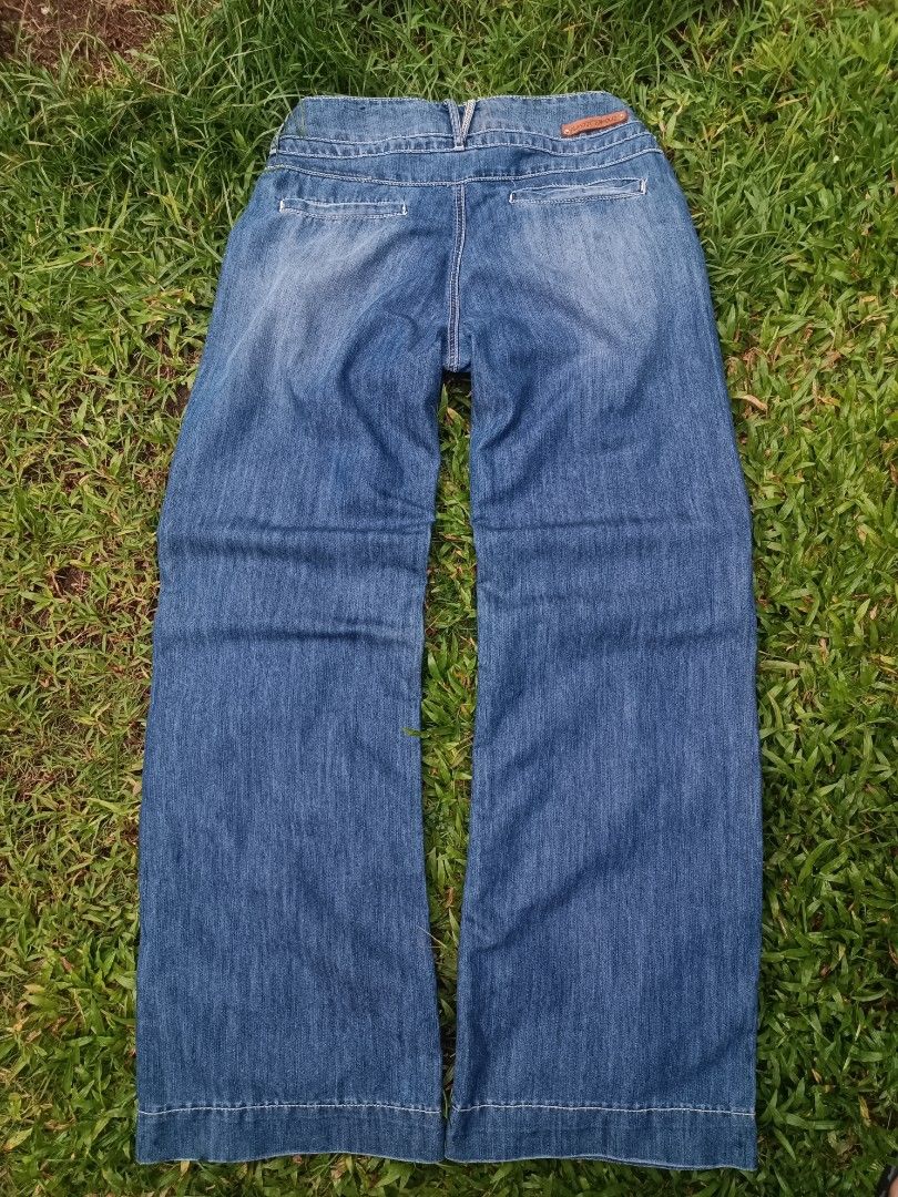 Almost Famous wide leg jeans (Category: Jeans) located in Manila. Submitted by gianmarcot58373 (Listing ID 1462546928, Image 2). Description: waist-34 length-43 leg opening- 11 no issue .