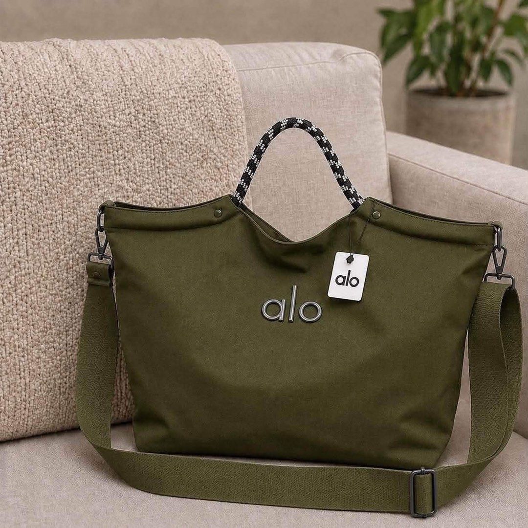 Alo Tote Bag (Category: Tote Bags) located in Manila. Submitted by lovely_girl18 (Listing ID 1462622548, Image 2). Description: Got New Stocks kaya habol na until may stocks pa..