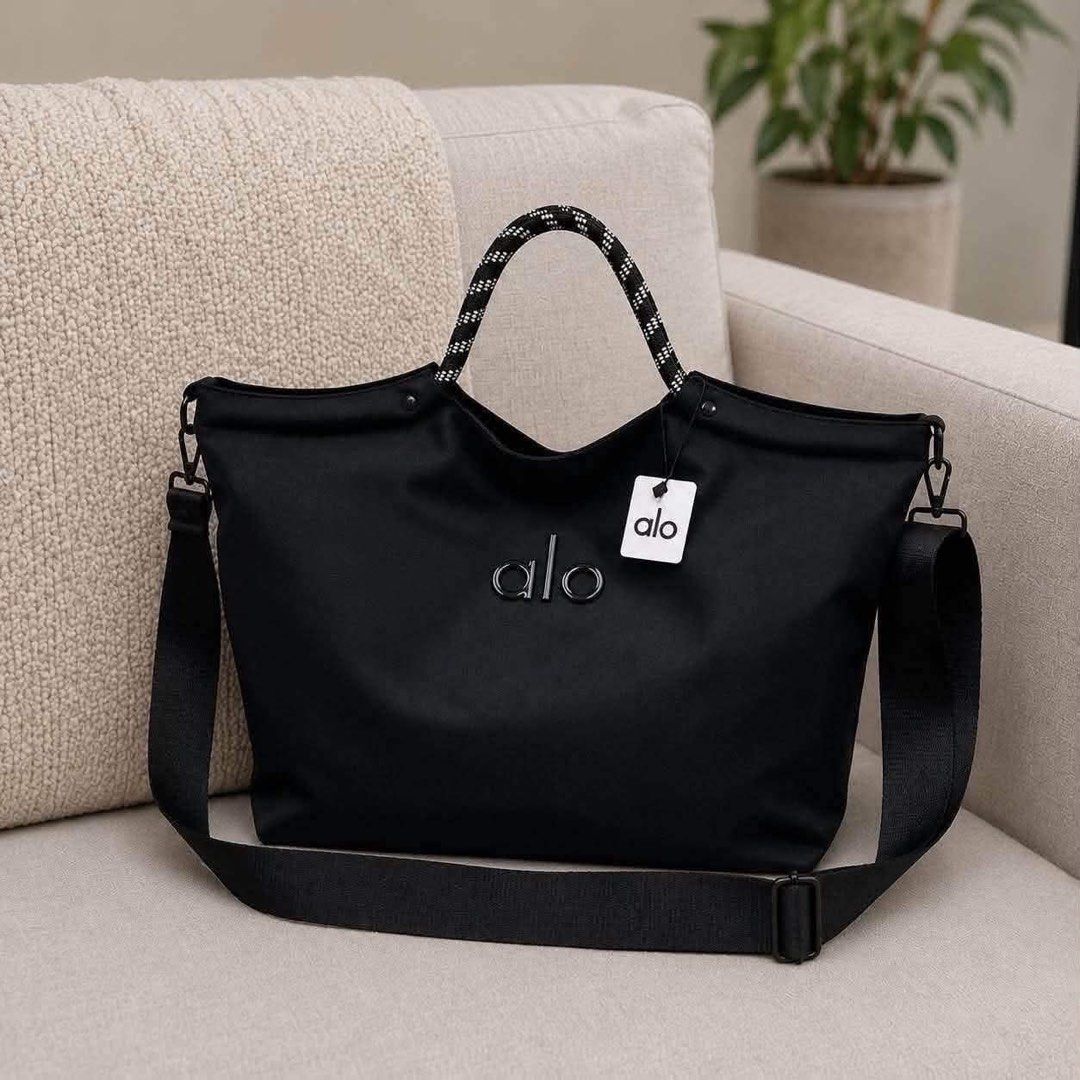 Alo Tote Bag (Category: Tote Bags) located in Manila. Submitted by lovely_girl18 (Listing ID 1462622548, Image 1). Description: Got New Stocks kaya habol na until may stocks pa..