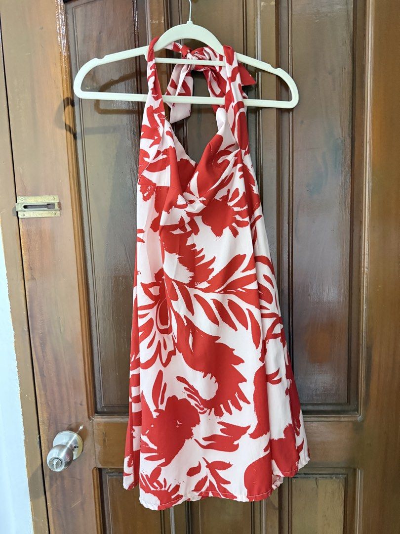 Altered Dress (Category: Dresses) located in San Pedro. Submitted by trxfy (Listing ID 1462450285, Image 1). Description: S-M frame.