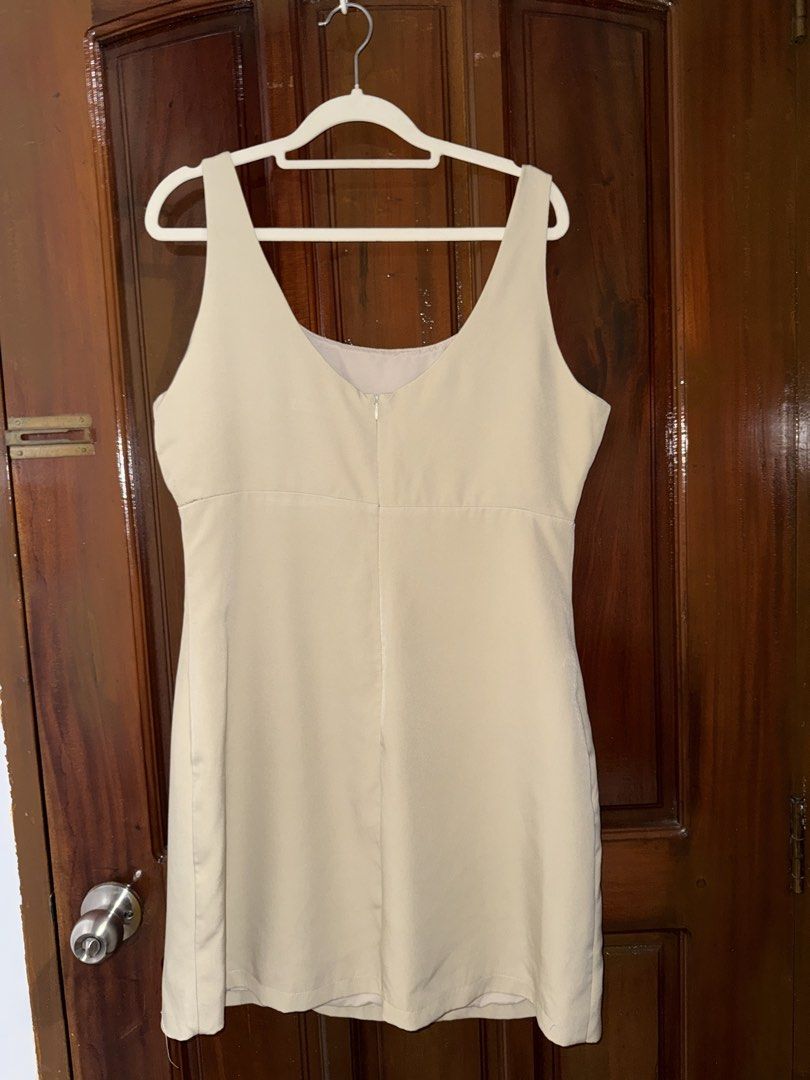 Altered Mini-dress (Category: Dresses) located in San Pedro. Submitted by trxfy (Listing ID 1462453161, Image 2). Description: .