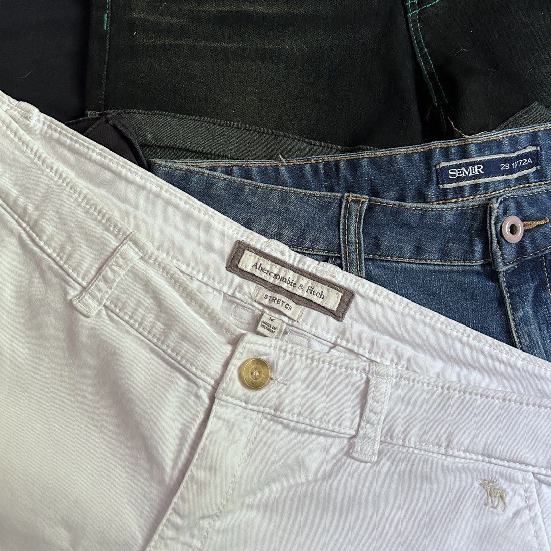ambercrombie & fitch lowrise micro short (Category: Shorts) located in Liloan. Submitted by fairymary.ph (Listing ID 1462509312, Image 3). Description: READ BIO BEFORE BUYING✨ 🧚🏻size: 12 on tag•36 medida 🧚🏻length: 10” 🧚leghole: 10 🧚🏻color rate: 10/10 🧚🏻overall condition: fabric is still at its best— may yellow stain lang sa back ng short also, had to change background just so the short could be focused! (for sell din mga yan haha—holli i