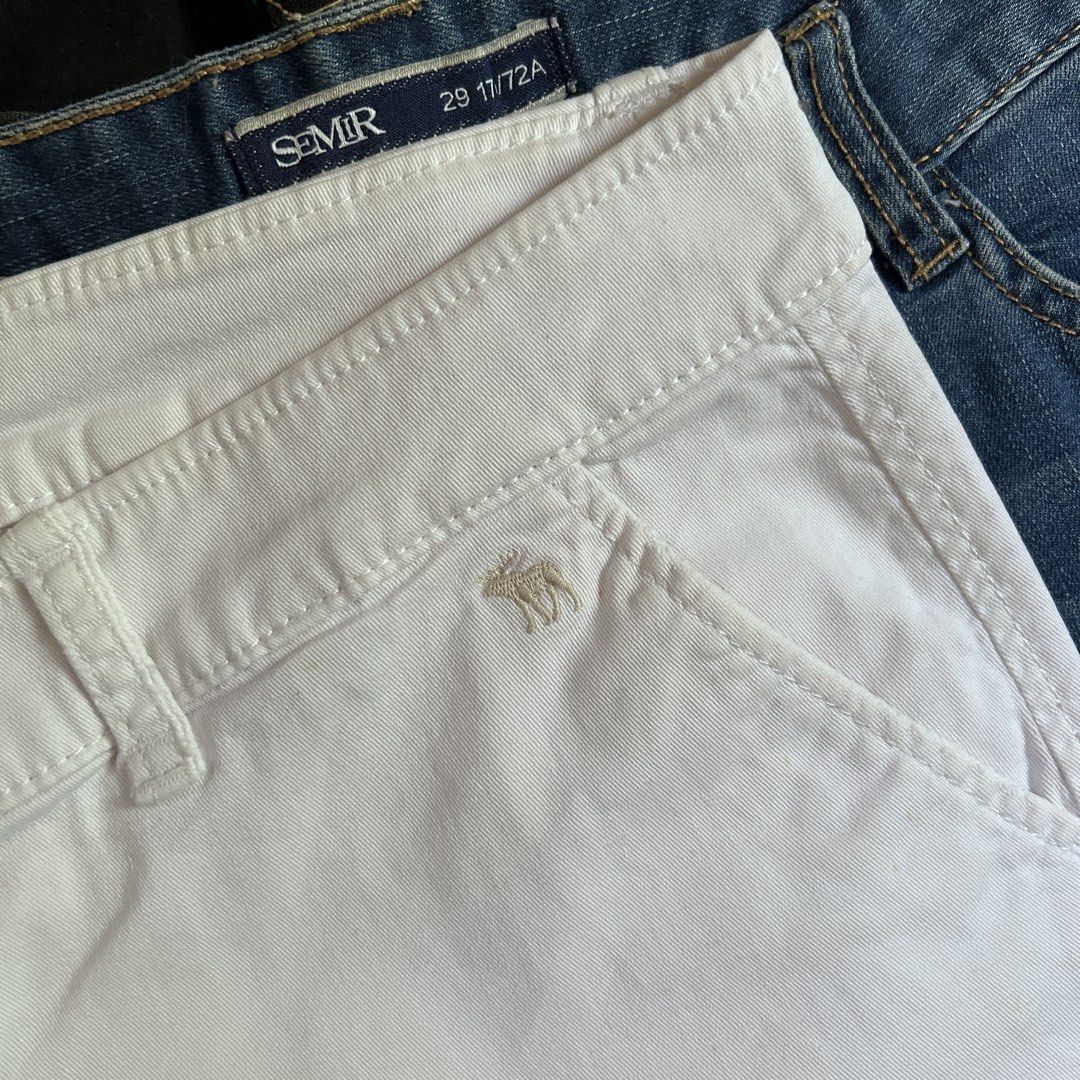 ambercrombie & fitch lowrise micro short (Category: Shorts) located in Liloan. Submitted by fairymary.ph (Listing ID 1462509312, Image 2). Description: READ BIO BEFORE BUYING✨ 🧚🏻size: 12 on tag•36 medida 🧚🏻length: 10” 🧚leghole: 10 🧚🏻color rate: 10/10 🧚🏻overall condition: fabric is still at its best— may yellow stain lang sa back ng short also, had to change background just so the short could be focused! (for sell din mga yan haha—holli i