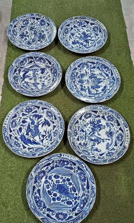 Antique blue and white plate (Category: Vases & Decorative Bowls) located in Manila. Submitted by thrifty.sh0p (Listing ID 1462653466, Image 1). Description: Fs Antique blue and white Porcelain plate Pm sent if interested, cod.
