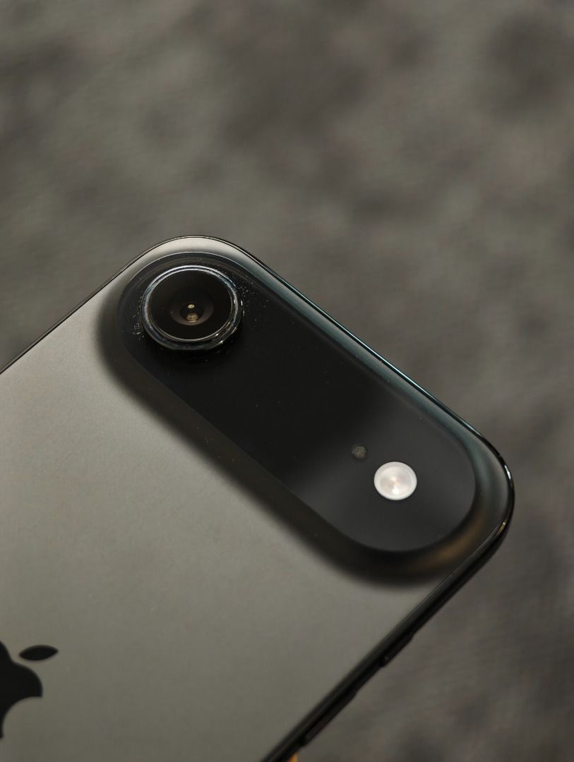Apple Iphone Air (256GB) (Category: iPhone Air Series) located in Quezon City. Submitted by teamfridaysmarketplace (Listing ID 1462080341, Image 2). Description: Apple Iphone Air (256GB) Factory Unlock Php4455 The unit is in excellent condition Warranty: 1 Week Money Back Guaranteed Package: Complete Standard Package Description - 256GB - 100% BH - Guaranteed No defects and NOT Refurbish!!! Globe: 09174994949 Instagram: teamfridaysmarketplace Mod