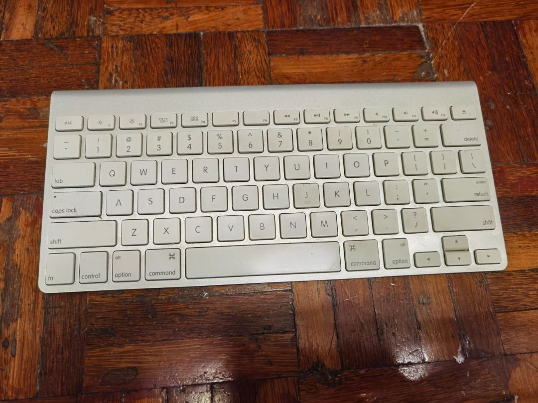 Apple Magic Keyboard Wireless (Category: Computer Keyboard) located in Kuala Lumpur. Submitted by retrogamer1 (Listing ID 1462677921, Image 1). Description: Apple Magic Keyboard A1314 Wireless Aluminum.