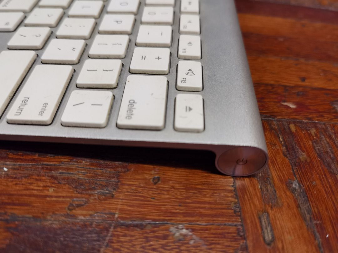 Apple Magic Keyboard Wireless (Category: Computer Keyboard) located in Kuala Lumpur. Submitted by retrogamer1 (Listing ID 1462677921, Image 2). Description: Apple Magic Keyboard A1314 Wireless Aluminum.