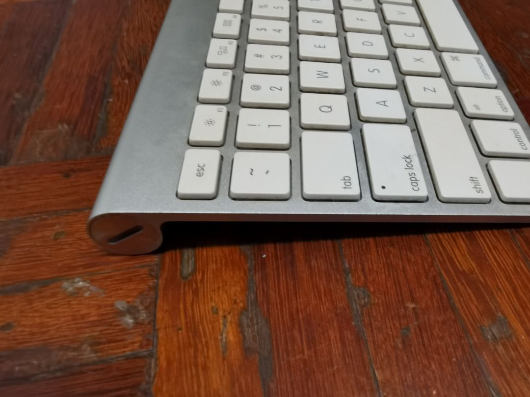 Apple Magic Keyboard Wireless (Category: Computer Keyboard) located in Kuala Lumpur. Submitted by retrogamer1 (Listing ID 1462677921, Image 3). Description: Apple Magic Keyboard A1314 Wireless Aluminum.