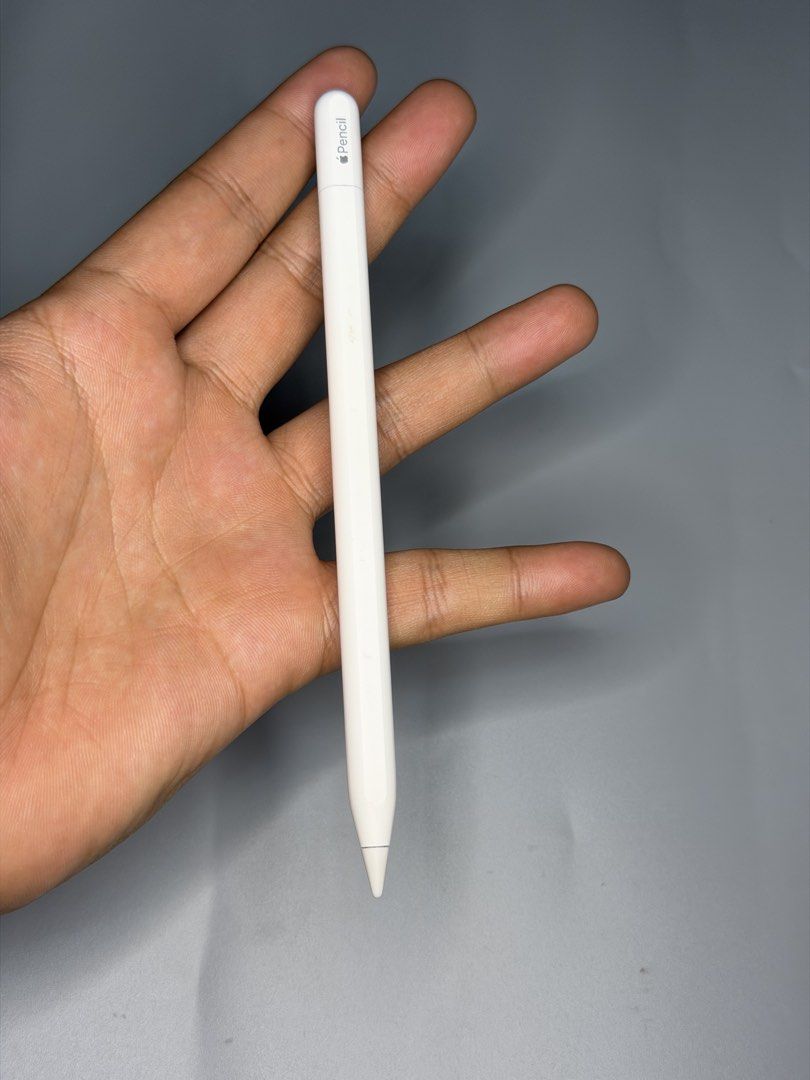 Apple Pencil ( USB C ) 2ND GEN ( FIXED PRICE ) (Category: Other Mobile & Gadget Accessories) located in Manila. Submitted by deyb. (Listing ID 1462649567, Image 2). Description: Apple pencil USB C 2nd gen Selling Apple Pencil, pre-owned but in good working condition. ✅ Original Apple ✅ Tested and working ✅ Smooth & responsive writing/drawing ✅ Good battery performance ✅ Clean overall condition ✅ Perfect for notes, drawing, school & work 📌 CONDIT