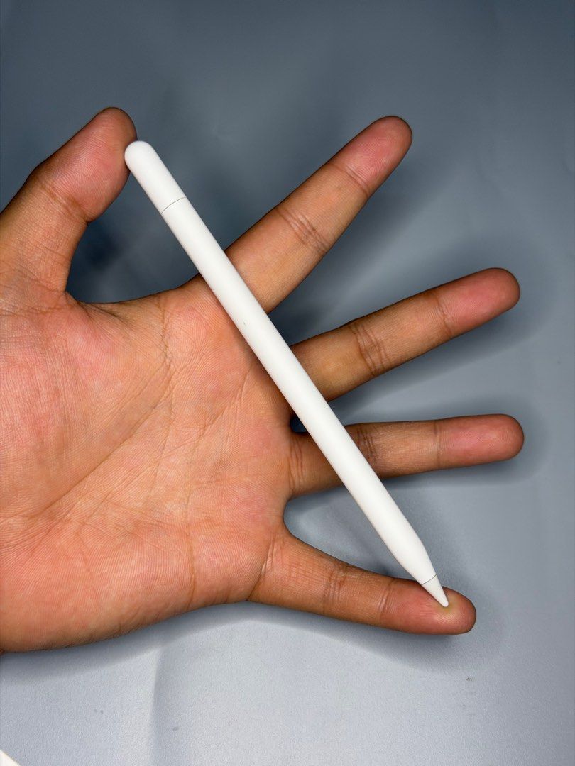 Apple Pencil ( USB C ) 2ND GEN ( FIXED PRICE ) (Category: Other Mobile & Gadget Accessories) located in Manila. Submitted by deyb. (Listing ID 1462649567, Image 3). Description: Apple pencil USB C 2nd gen Selling Apple Pencil, pre-owned but in good working condition. ✅ Original Apple ✅ Tested and working ✅ Smooth & responsive writing/drawing ✅ Good battery performance ✅ Clean overall condition ✅ Perfect for notes, drawing, school & work 📌 CONDIT