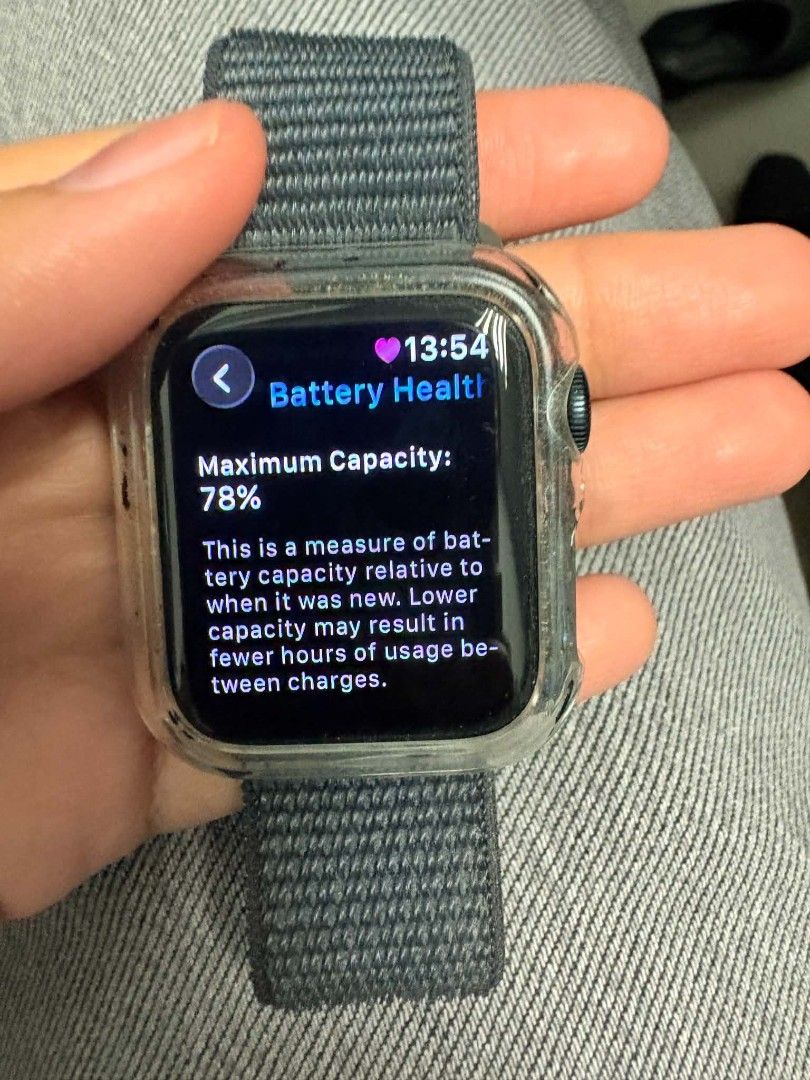 Apple Watch SE (2nd Generation) (Category: Wearables & Smart Watches) located in Meycauayan. Submitted by boldgem_0c26ef (Listing ID 1462506286, Image 3). Description: Selling my apple watch SE 2nd Generation 40 mm 78% Battery Health Comes with original box, charger, and cases RFS: Might upgrade NO SWAPS Slightly negotiable Pay first before delivery.