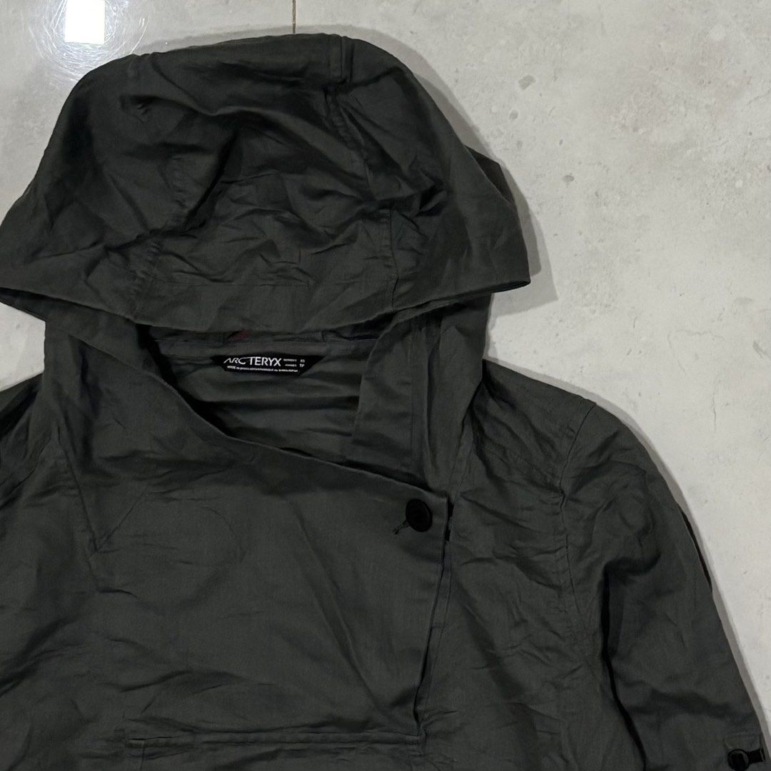 Arcteryx cesta hoodie (Category: Luxury Apparel) located in Cebu City. Submitted by florianmiral (Listing ID 1462450782, Image 3). Description: Arcteryx cesta hoodie Excellent condition XS W 18 L 24.