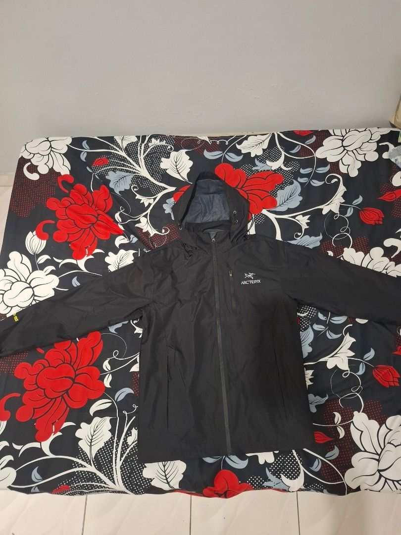 Arcteryx Style Windbreaker Jacket (Category: Coats, Jackets and Outerwear) located in Malolos. Submitted by nyarf (Listing ID 1461660366, Image 2). Description: Size: XL Dimes: 24.5 × 29 in Waterproof With hood (removeable) Good for hikimg and outdoor activities Can be used on rides or just casual.