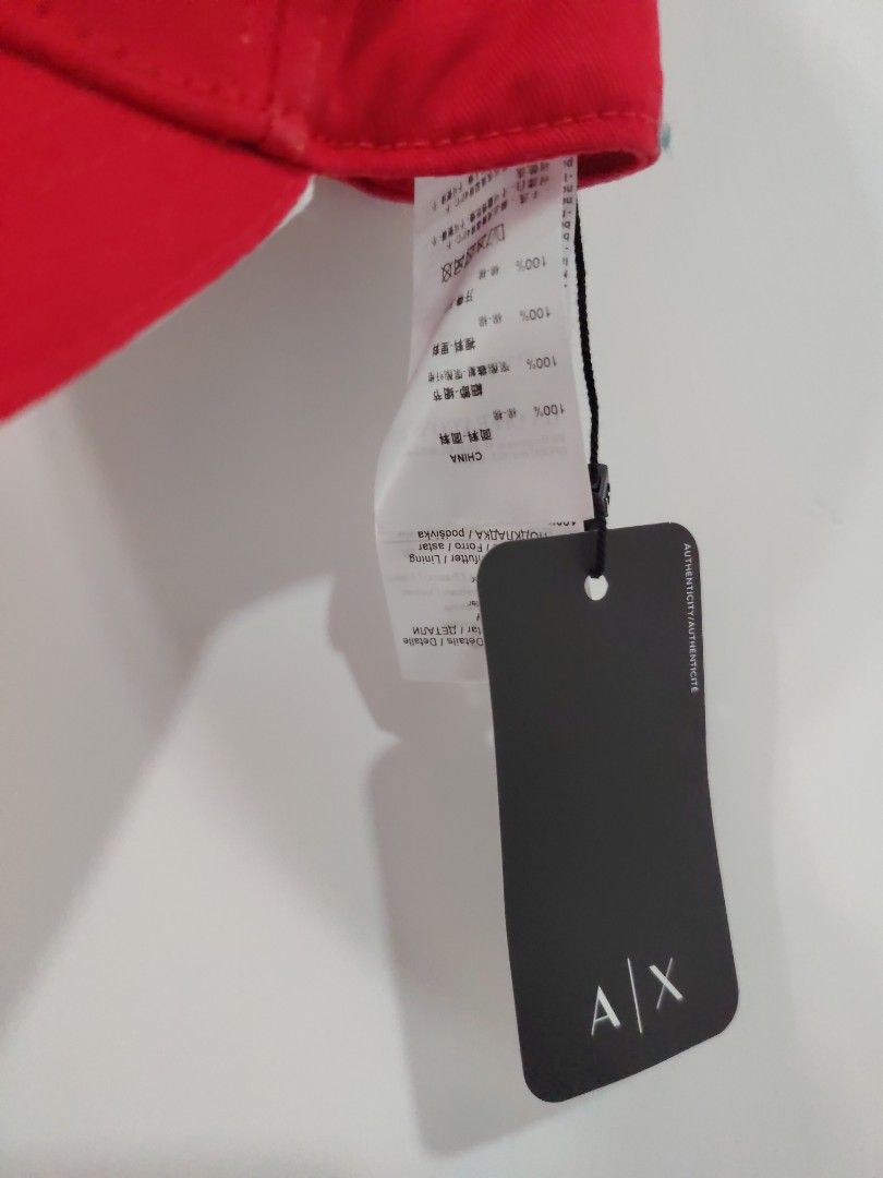 Armani Exchange Red Cap with tags （分類：棒球帽、帽）位於 Hong Kong。 由 carinacar 提交（商品編號 1462524366，圖片 3）。簡介： Brand new with tags Bought from US。