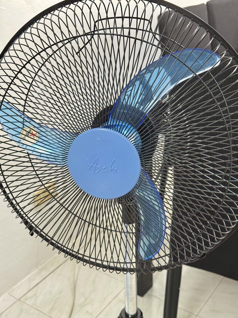 Asahi Stand Fan 16” (Category: Fans) located in Makati City. Submitted by authenticluxurygoodsss (Listing ID 1462470553, Image 3). Description: ALL DETAILS POSTED ALL PHOTOS POSTED 16” 3-speed settings Barely used Condition: Pls refer to photos Disassembled for delivery (to be put inside replacement box) Rfs: Spare unit FIXED PRICE Will ignore lowballers 📍 Santa Rosa Laguna (Lalamove to Metro Manila ranges from 120-200).