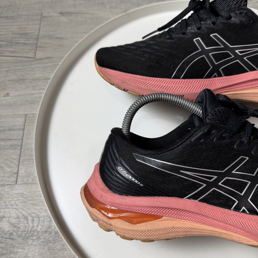 Asics GT 2000-11 (Category: Sneakers) located in Manila. Submitted by wornagainstudios2 (Listing ID 1462634935, Image 2). Description: .