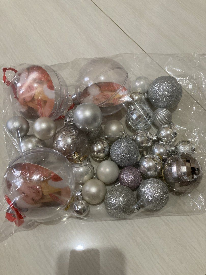 Assorted Christmas Ornaments - Baubles, Figurines, and More (Category: Other Home Decor) located in Valenzuela. Submitted by theaveqc04360 (Listing ID 1462592371, Image 3). Description: - Large collection of Christmas ornaments available. - Includes a variety of baubles in different sizes, colors, and finishes (glitter, matte, metallic). - Also features decorative figurines and hanging ornaments. - Ideal for decorating your Christmas tree or home