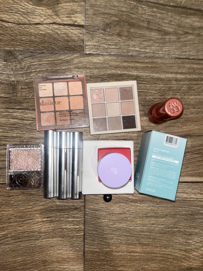 Assorted K beauty makeup (Category: Makeup) located in Quezon City. Submitted by aeri_a (Listing ID 1462628432, Image 1). Description: Dasique 14 peach squeeze - 700 Holika Holika classic pottery - 700 Nude blush 06 hearty - 500 Heart percent lip tint 01,05,09 - 450 each Fwee rosy lip tint 70% - 350 Cezanne highlighter 02- 300 AOU - mulberry balm and Red balm 400 each Get nuegray pallets for free if you avail 3000 for all. Can bargain .
