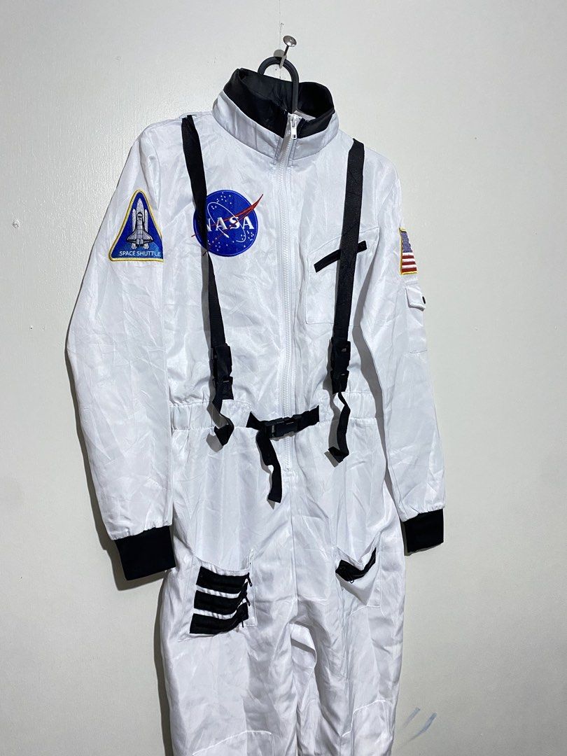 ASTRONAUT CAREER COSTUME (Category: Babies & Kids Fashion) located in La Trinidad. Submitted by snowsnow_18 (Listing ID 1462594846, Image 2). Description: CAREER COSTUME - ASTRONAUT SMALL - SEMI MED / TEENS no flaws , washed & ready to washed from for rent collections P850 📩.