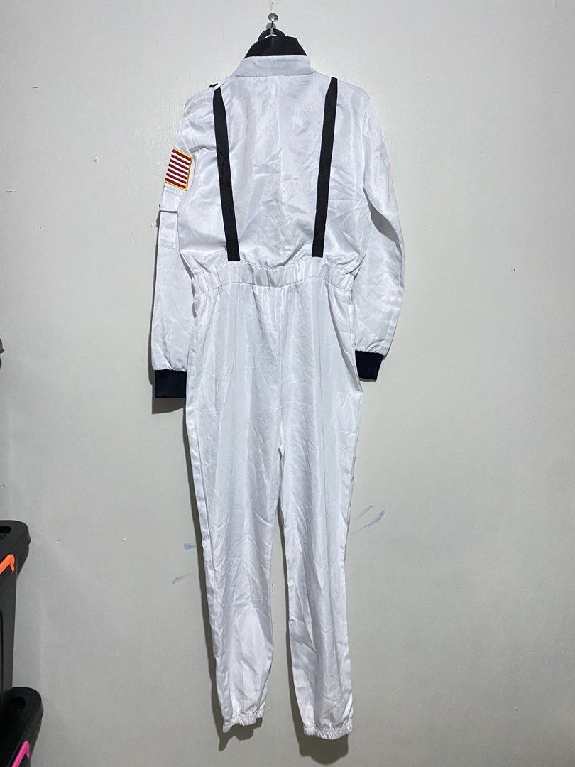ASTRONAUT CAREER COSTUME (Category: Babies & Kids Fashion) located in La Trinidad. Submitted by snowsnow_18 (Listing ID 1462594846, Image 3). Description: CAREER COSTUME - ASTRONAUT SMALL - SEMI MED / TEENS no flaws , washed & ready to washed from for rent collections P850 📩.