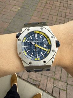 (Category: ) located in . Submitted by ninety_one_timepiece (Listing ID 1462528778, Image 1). Description: .